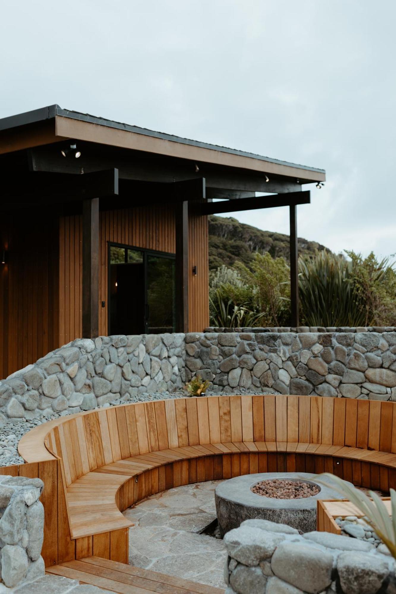 Te Whaanga Retreat & Spa Hotel Raglan Exterior foto